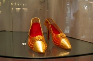 Gold Pair of Shoes at Shree Ganesha Jewellery