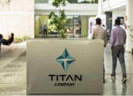Rejecting Return Request without Reasons, Chandigarh District Commission  Holds Titan & Myntra Liable For Unfair Trade Practices