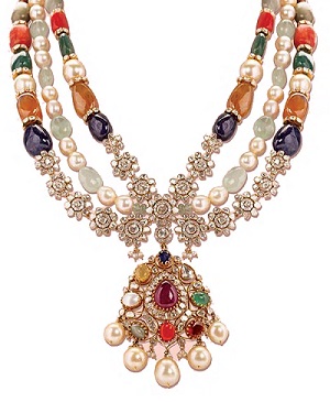 Necklace courtesy: Harsahaimal Shiamlal Jewellers