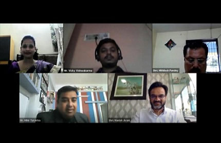 GJEPC MSME Convener Manish Jivani (bottom, right) in conversation with invited speaker Mihir Turakhia (bottom, left)