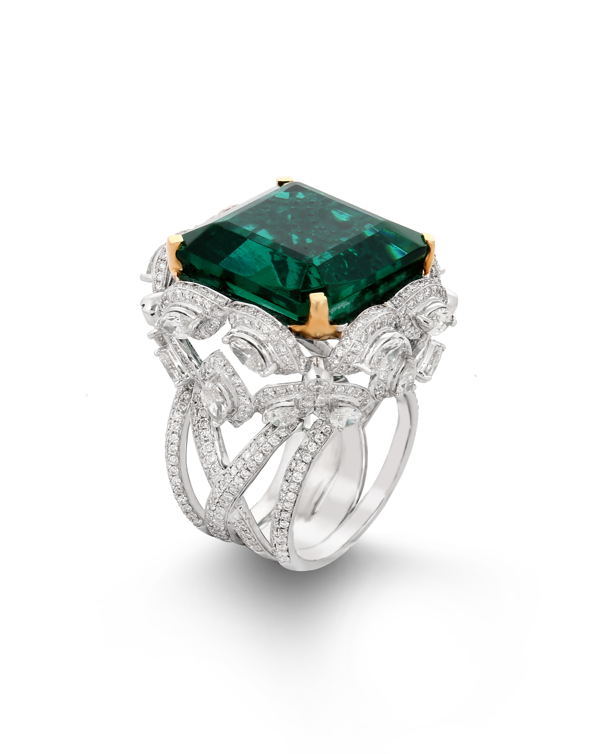 Emerald Stone Diamond Ring by   Rajesh Tulsiani Fine Jewellery