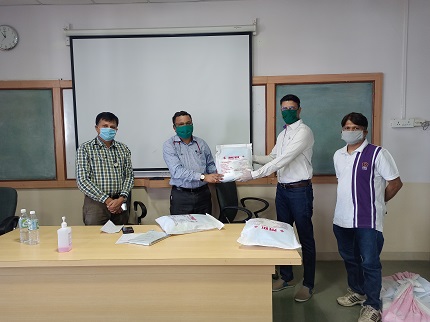 PNG Jewellers donate PPE Kits to doctors and support staff at 3 hospitals in Pune city